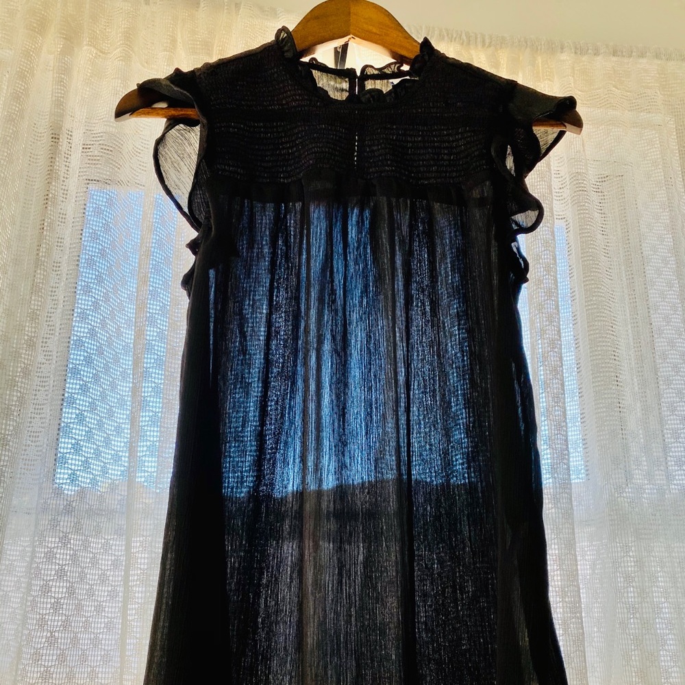 Old Navy black polyester sleeveless blouse